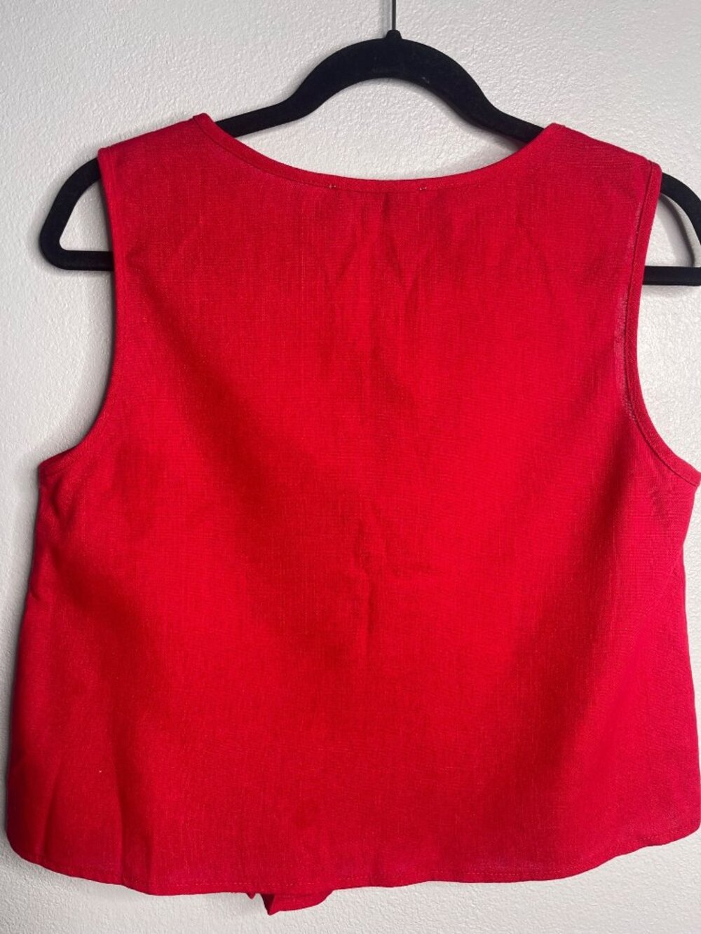 Petal + Pup Red Sleeveless Pleated Linen Blend Top Blouse Tie Front SZ M Travel - Picture 3 of 7